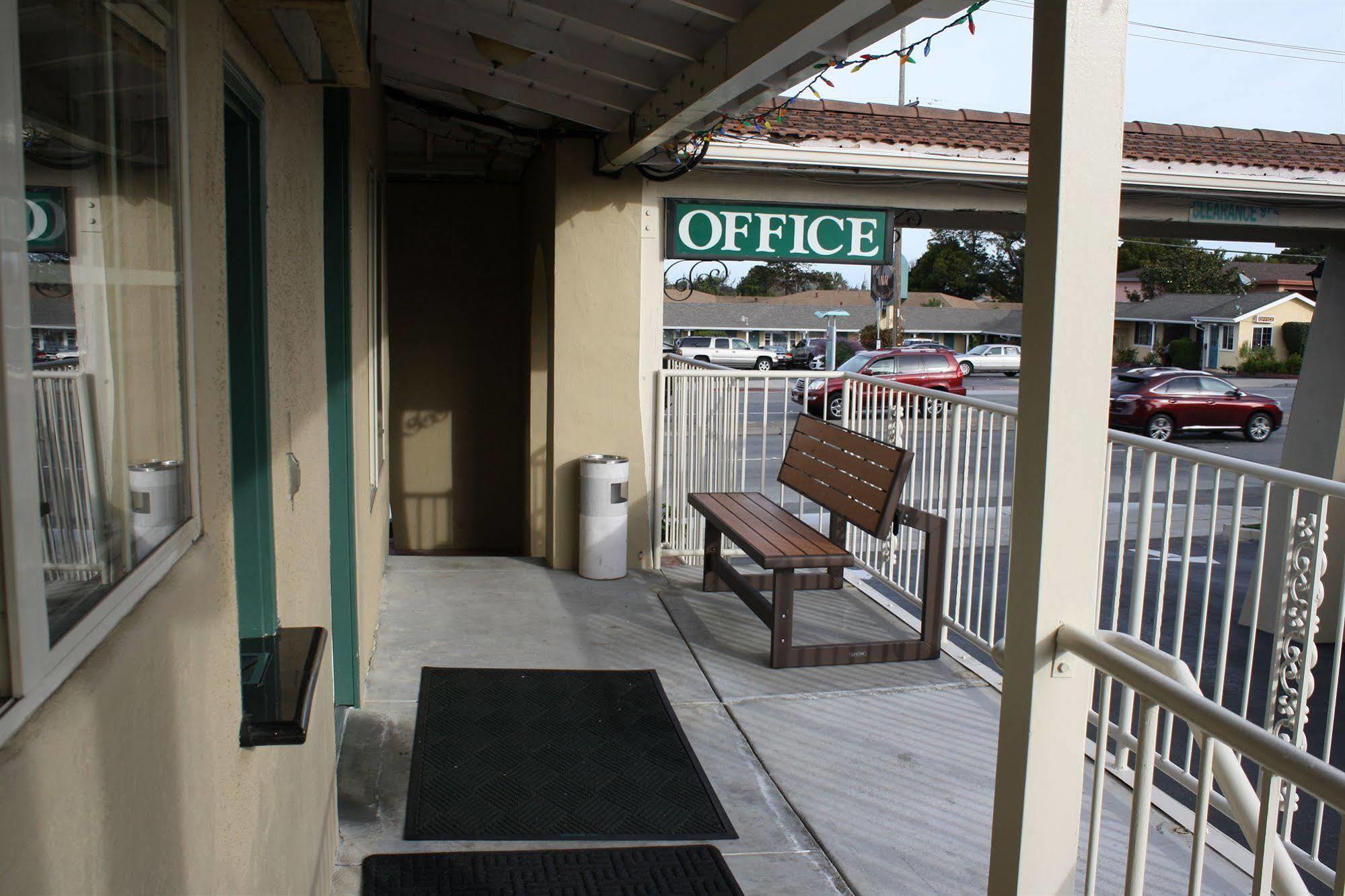 El Castell Motel Monterey Exteriör bild